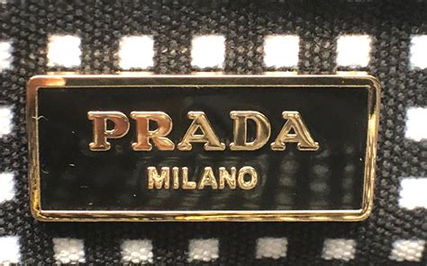 プラダ（PRADA）の偽物！悪質なカナパの偽物を徹底分析しま 